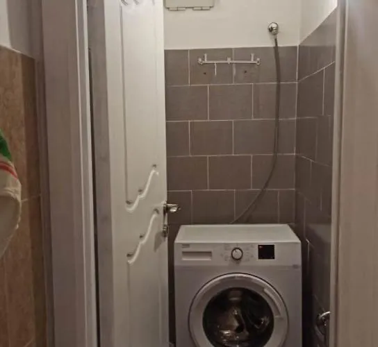 Martha's Place - Preko Morace